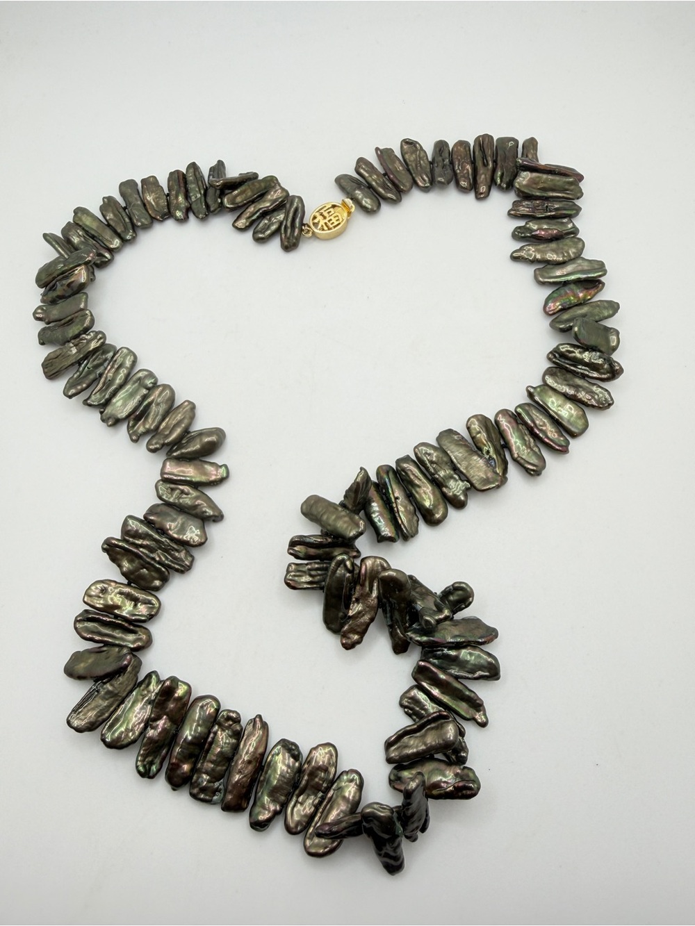 25" Gray/Green BIWA pearls with ornate gold tone metal‎ box clasp!